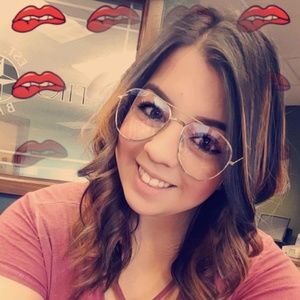 Meet your Posher, Juanita